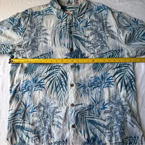 Tommy Bahama 100% Silk Blue and White Casual Button Down Shirt - Picture 5 of 11